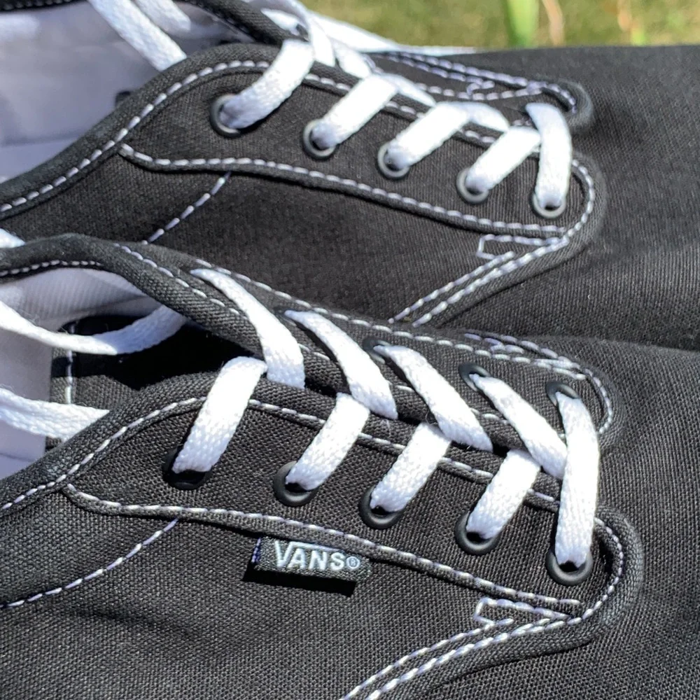 Vans Authentic Low Top Sneakers in Black
